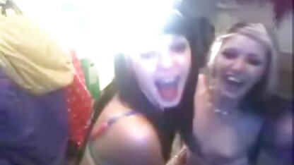 Zwei sexy Mädchen machen auf cam kostenlose sex filme com