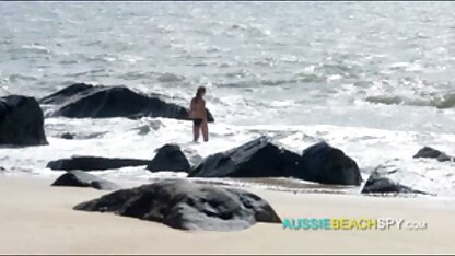 Masturbation Strand reif fickt jung