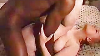 Weiß füttern einige Hühner frauen die sex machen