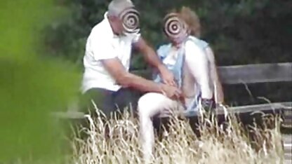 Super.  Gefangen milf Im Garten