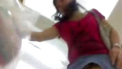 Weiße Hose auf einer Schleife hokky, Indonesien, Indonesien hausfrau sex privat