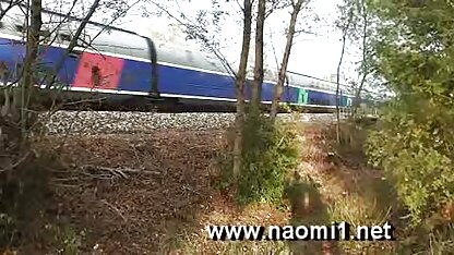 Naomi1 blowjob auf einer Straßenseite red tube german
