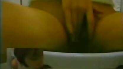 Die Toilette einer schönen Frau. geile girls xxx