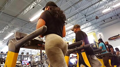 Eye-tracking-Fitness-Studio 3 reife frauen in leder