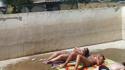 Drei Deckenleuchten, solarium ältere frauen in strumpfhosen