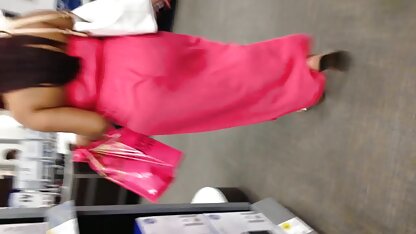 Schwarz milf Arsch in rosa sehen thru Kleid xxx alte fotzen
